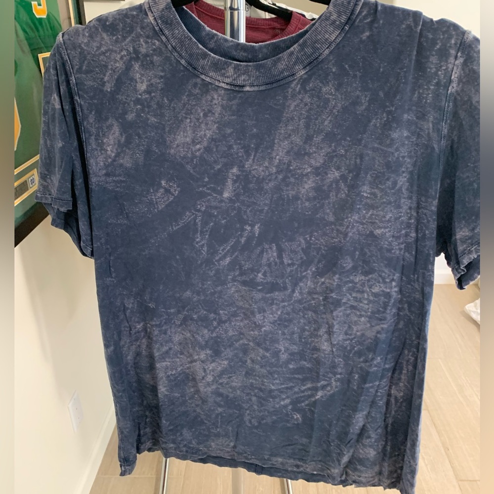 Lululemon Tee